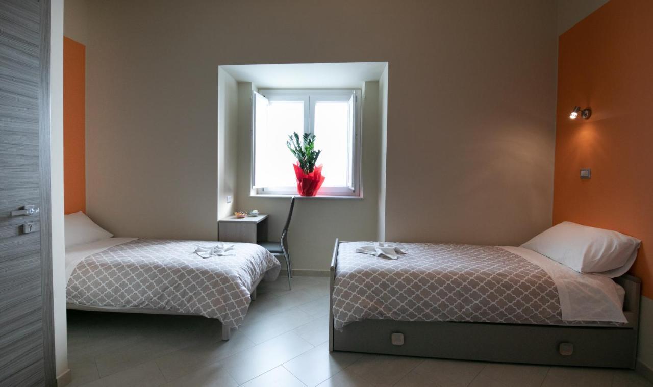 La Madonnina Hotel Nicosia Bagian luar foto
