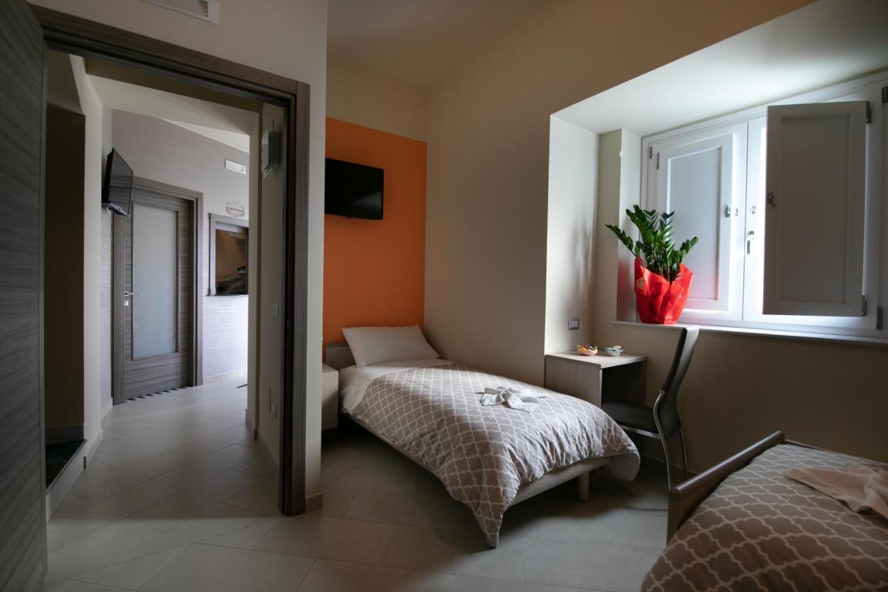 La Madonnina Hotel Nicosia Bagian luar foto